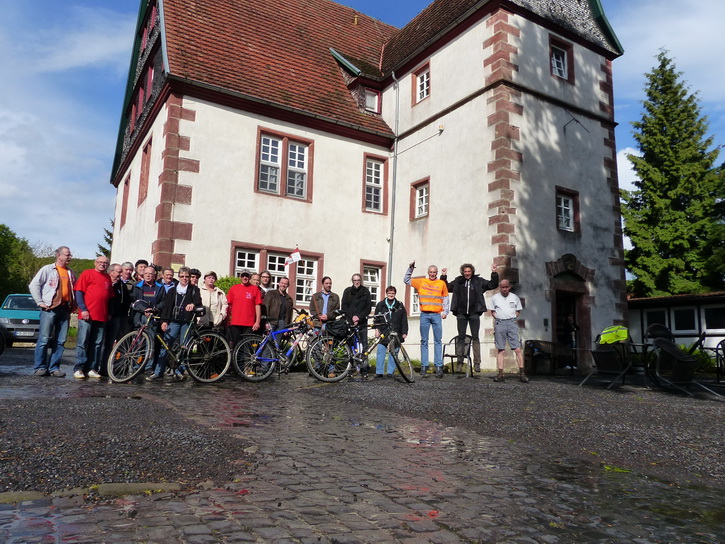 Ankunft der Friedensfahrt in der Fachklinik Schloss Mackenzell
